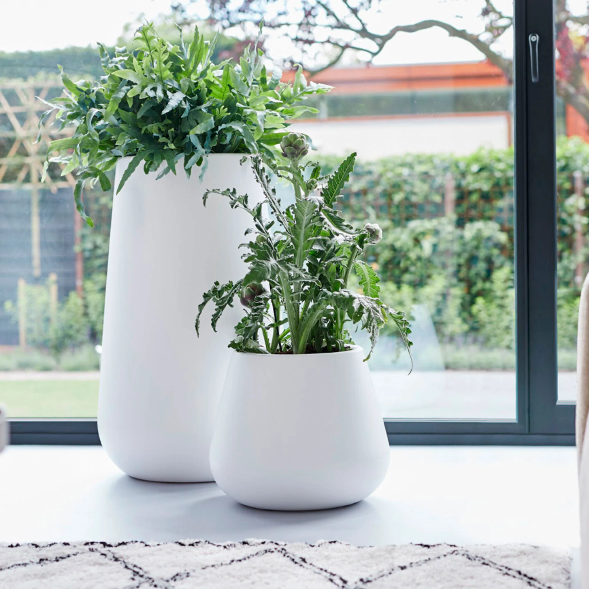 Elho pot de fleurs haut Pure cone rond blanc - Pot pour l'intérieur et l'extérieur - Image 2